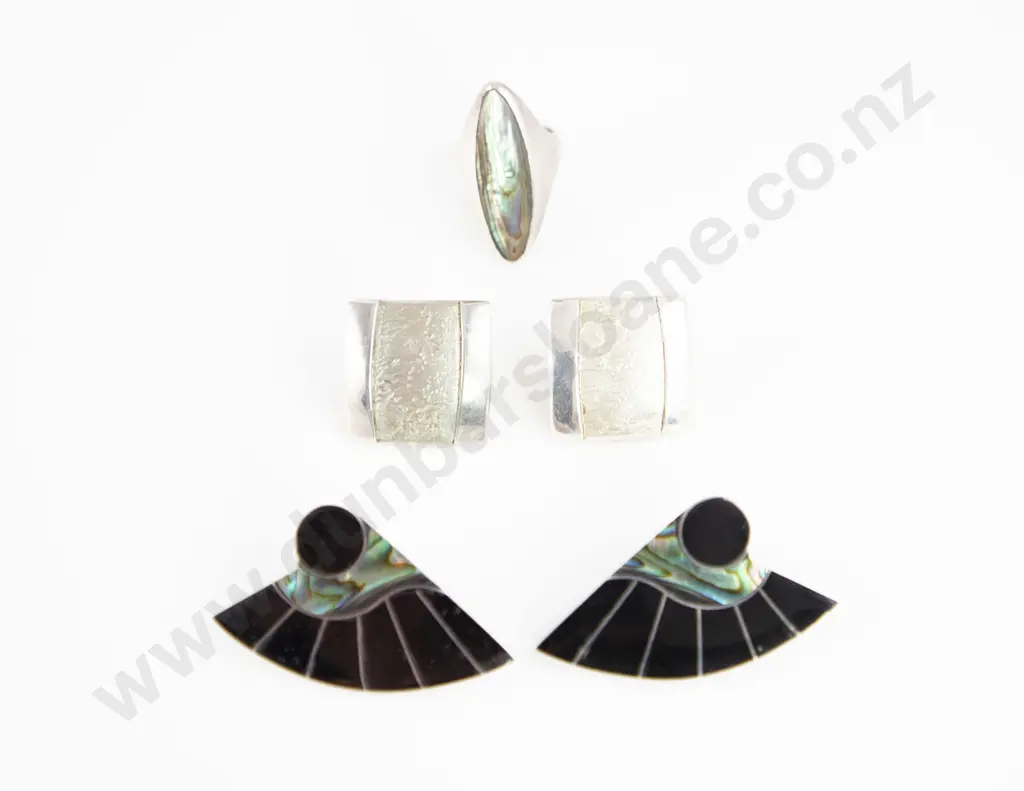 NZ STG L T Design Earrings Image 1++