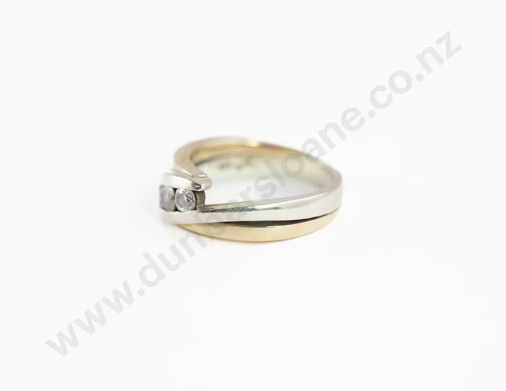 9ct Three Stone Diamond Band Ring Image 1++