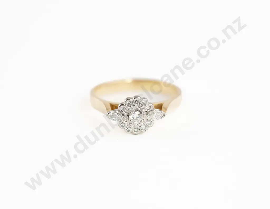18ct 13stone Diamond Cluster Ring Image 1++