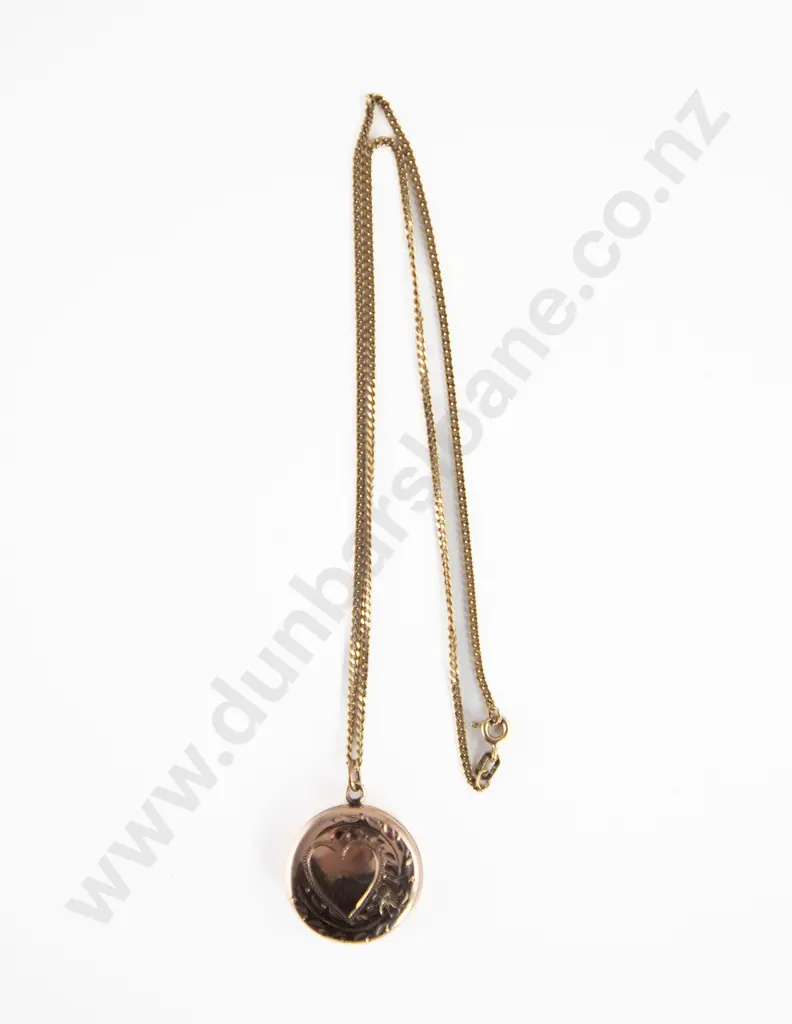 9ct Circular Photo Locket on Fine Curb Link Neck Chain Image 1++