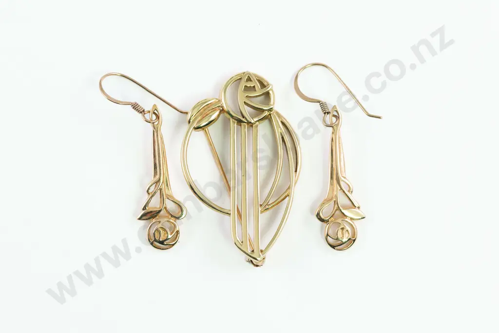 9ct Rennie Mackintosh Design Brooch Image 1++