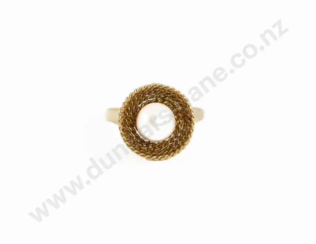 18ct Single Cultured Pearl Dress Ring Image 1++