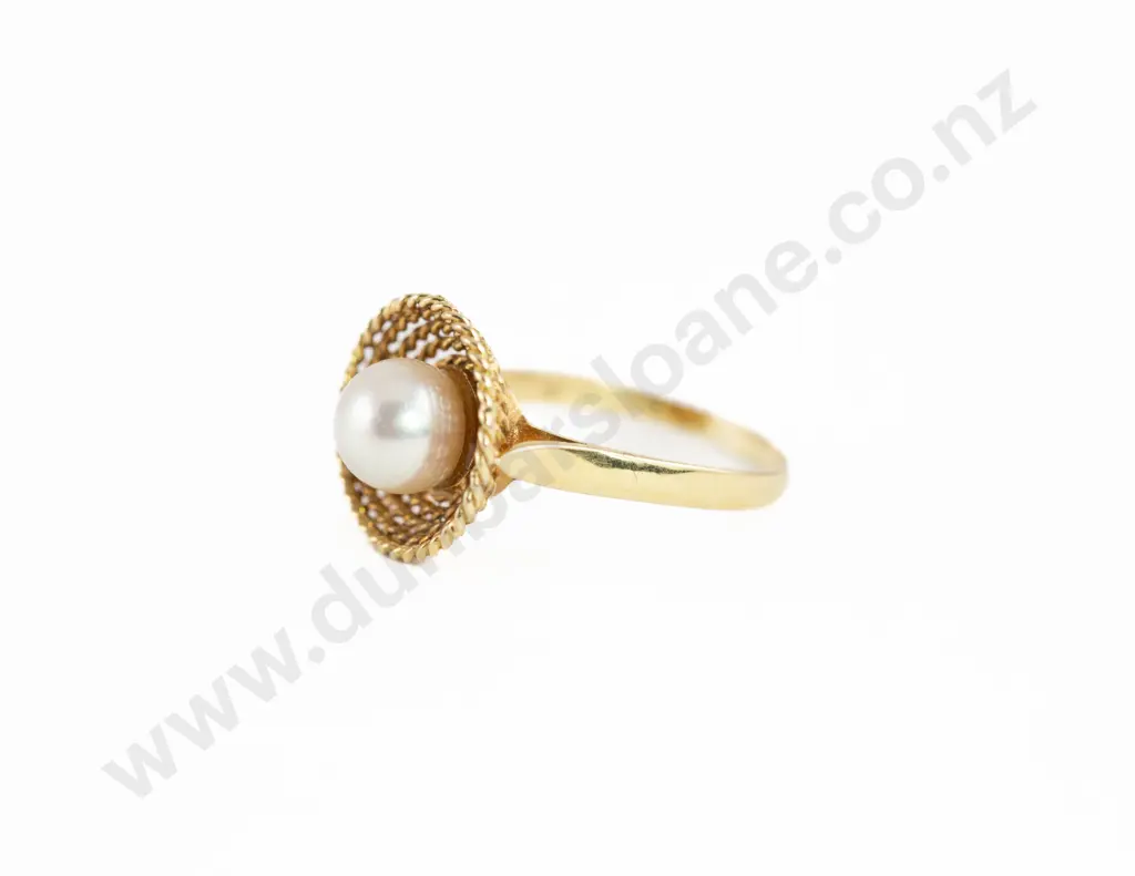 18ct Single Cultured Pearl Dress Ring Image 1++