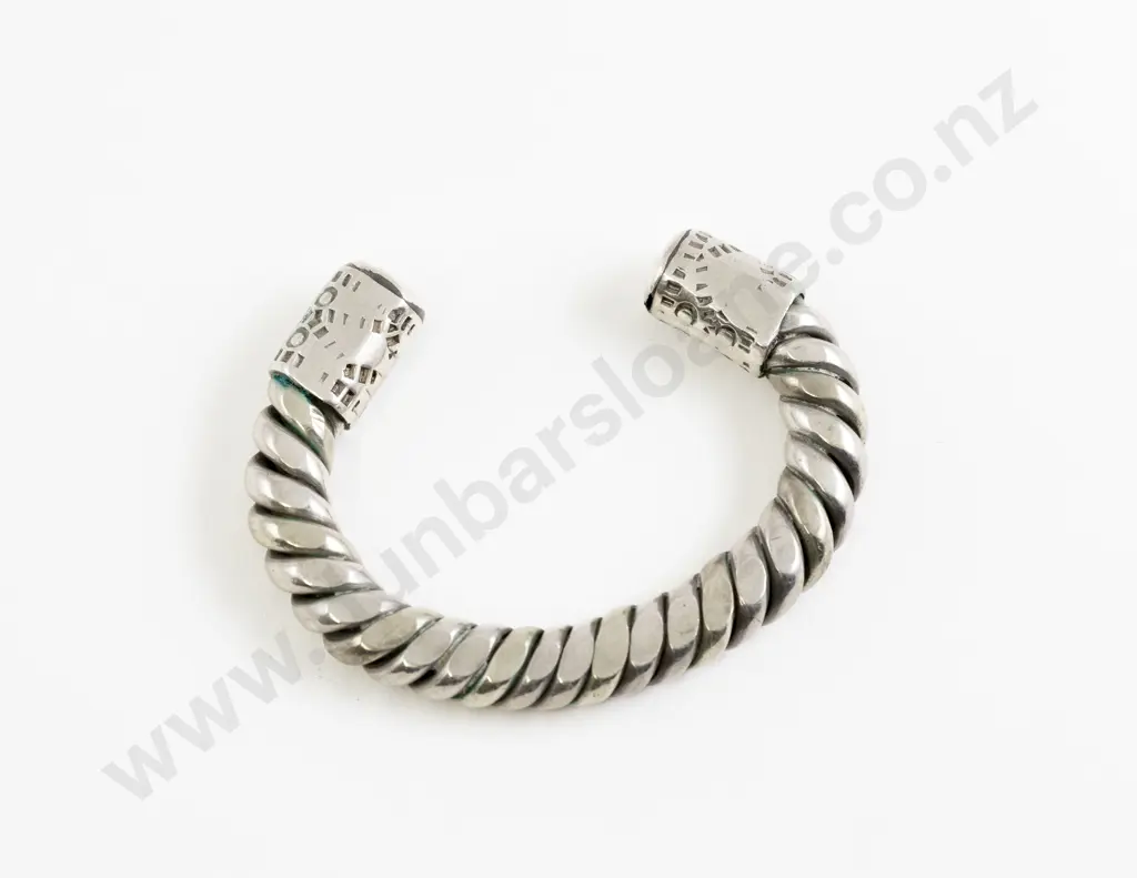 Small Vintage Yemeni Gathban Twisted Silver Metal Bracelet Image 1++