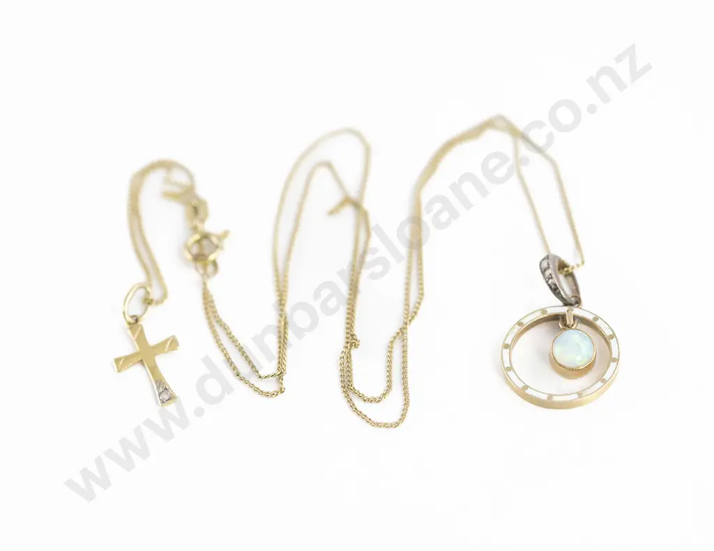 Edwardian Gold and White Enamel Circlet Pendant Image 1++