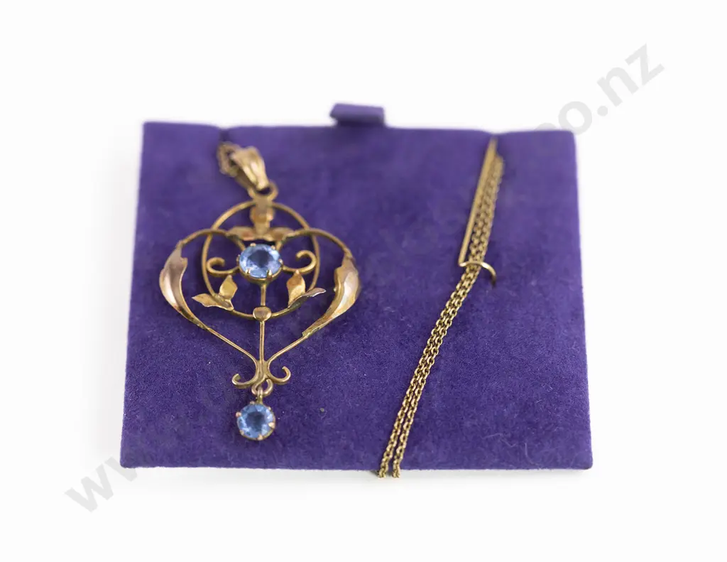 Edwardian 9ct Scroll Pendant Image 1++