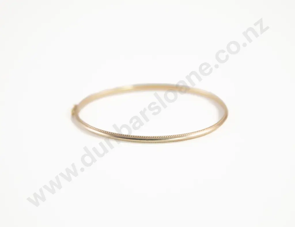 9ct Fine Gadroon Rimmed Bangle Image 1++