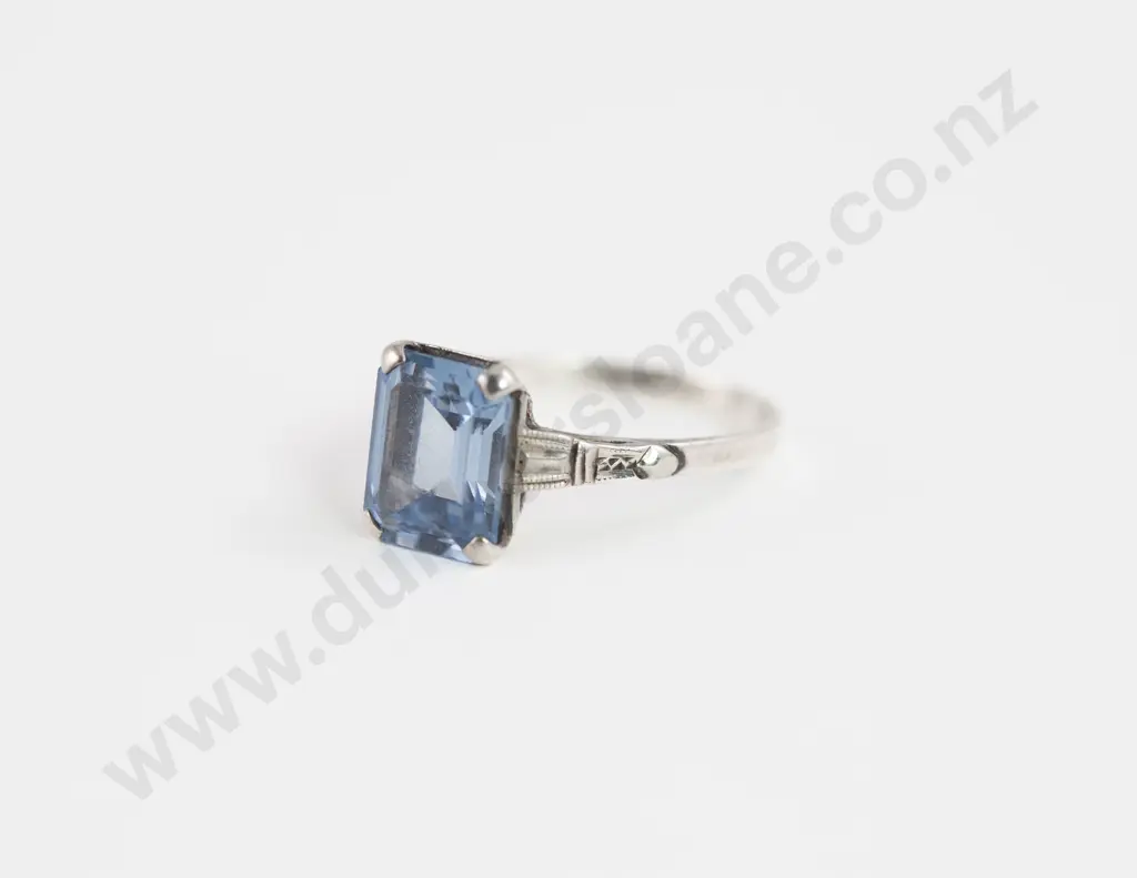 9ct White Gold Single Topaz Ring Image 1++