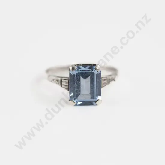 9ct White Gold Single Topaz Ring