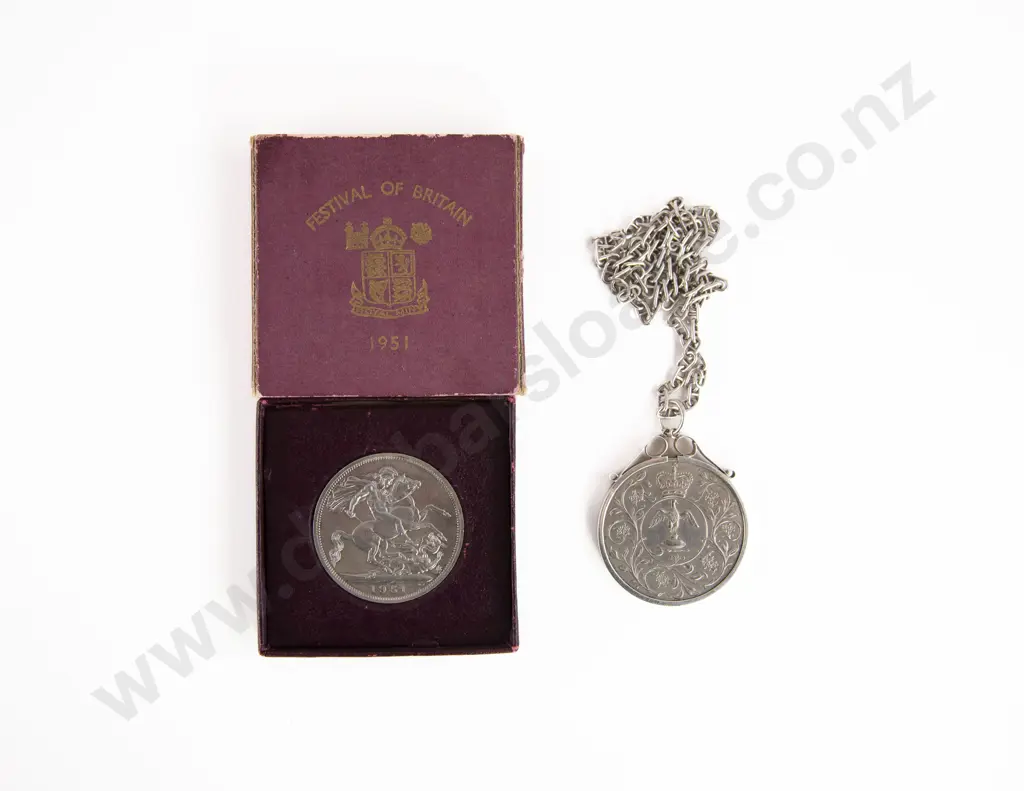 1977 Silver Jubilee Crown Coin Pendant Image 1++