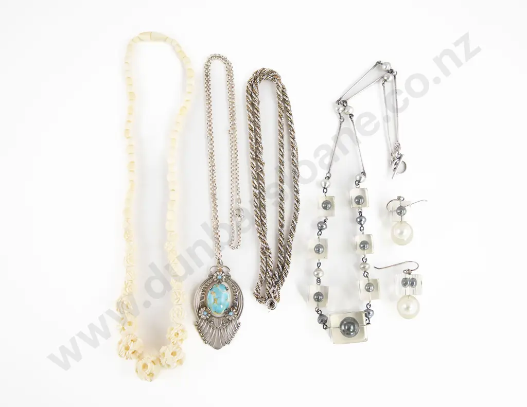 Two S/S Neck Chains Image 1++