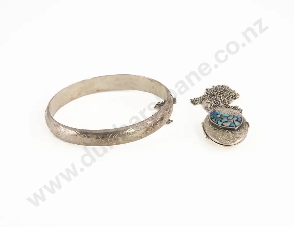 S/S All Engraved Hinged Snap Bangle Image 1++
