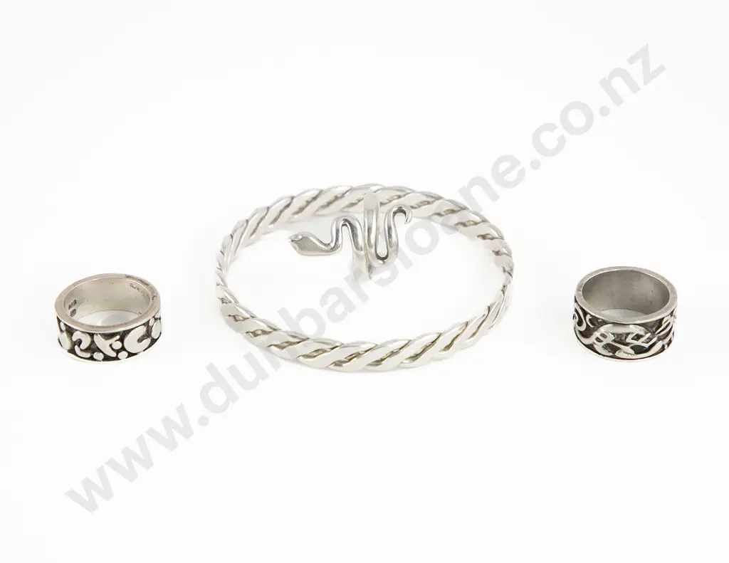 Modern Design S/S Bracelet with Three Rings Image 1++