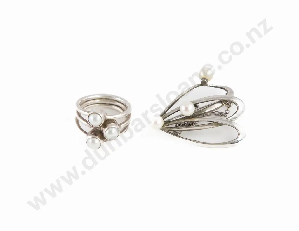Mikimoto S/S Three Cultured Pearl Brooch Image 1++