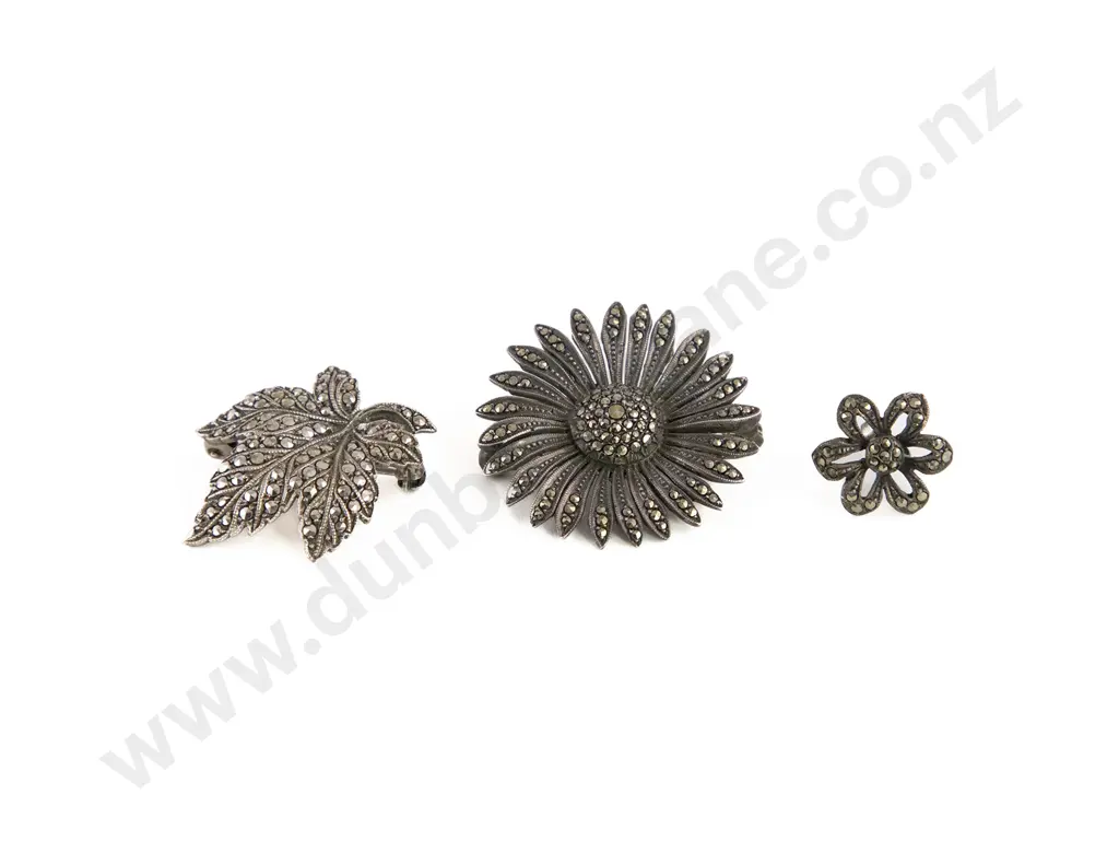 Vintage Silver and Marcasite Daisy Flower Head Brooch and Leaf Brooch Image 1++