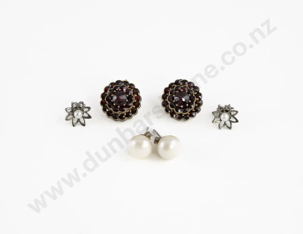 Three Pair Pierced Stud Earrings Image 1++
