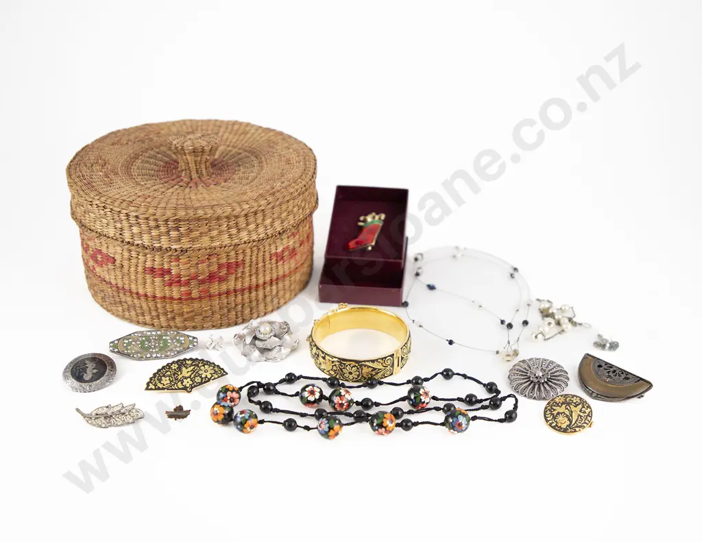 Small Qty Vintage Costume Jewellery Image 1++