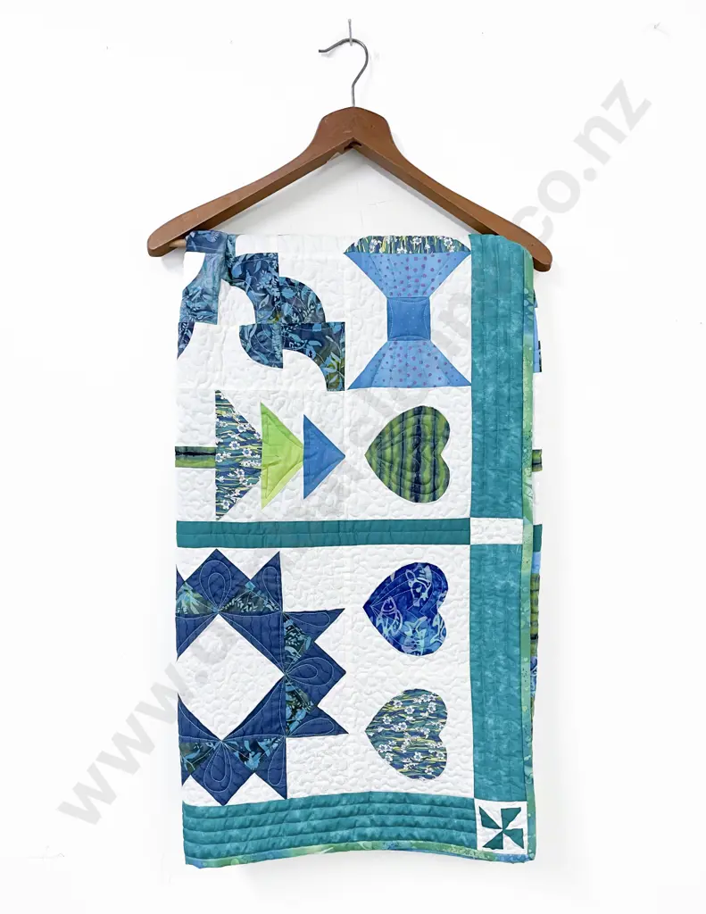 Modern Machine Quilted Quilt Image 1++
