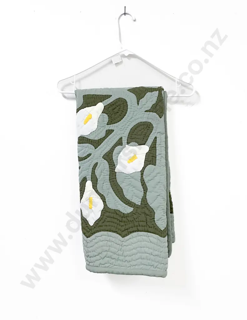 All Hand Stitched Quilt Image 1++
