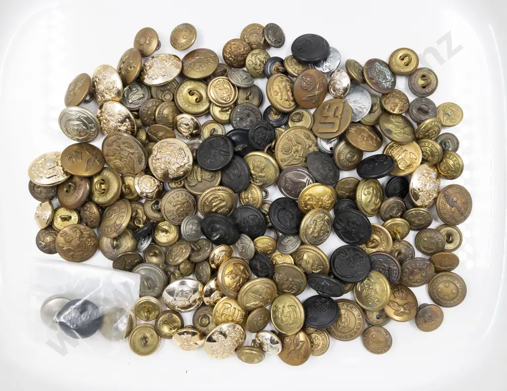 Collection Metal NZ Armed Services Buttons and mixed Image 1++