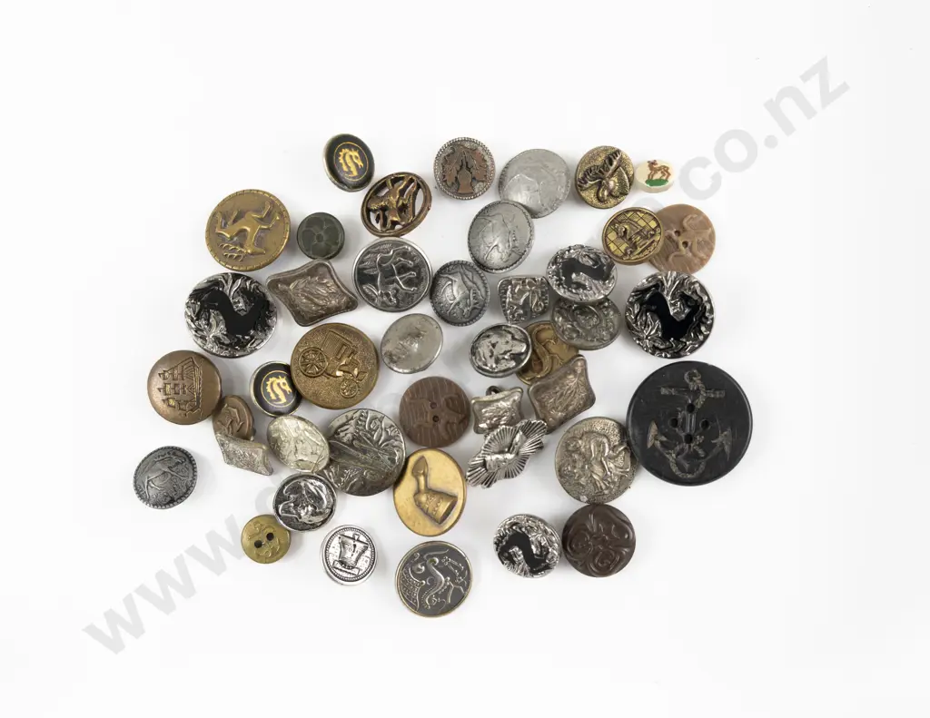 Collection Glass and Metal Image Buttons and Covered Buttons Image 1++