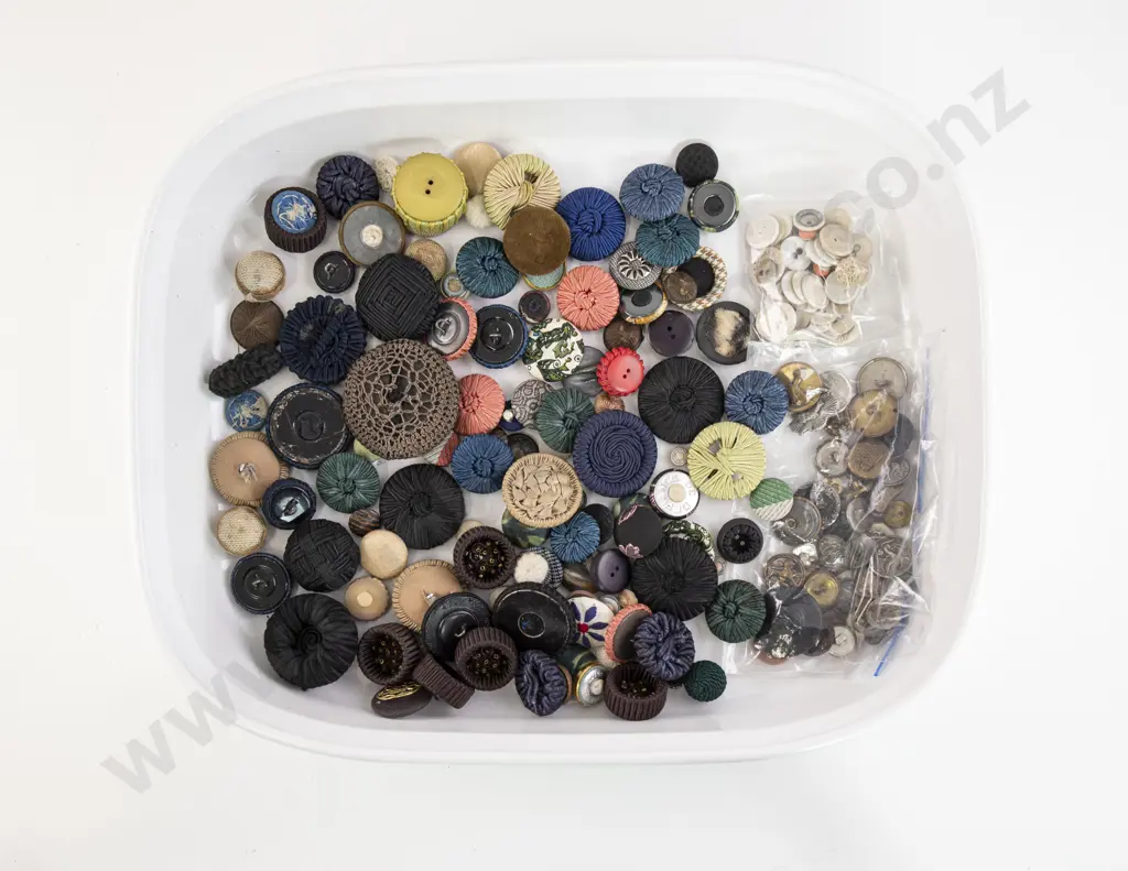 Collection Glass and Metal Image Buttons and Covered Buttons Image 1++