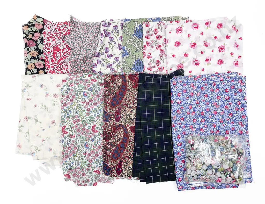 Collection Liberty's Fine Cotton Print Material Pieces and Covered Buttons Image 1++