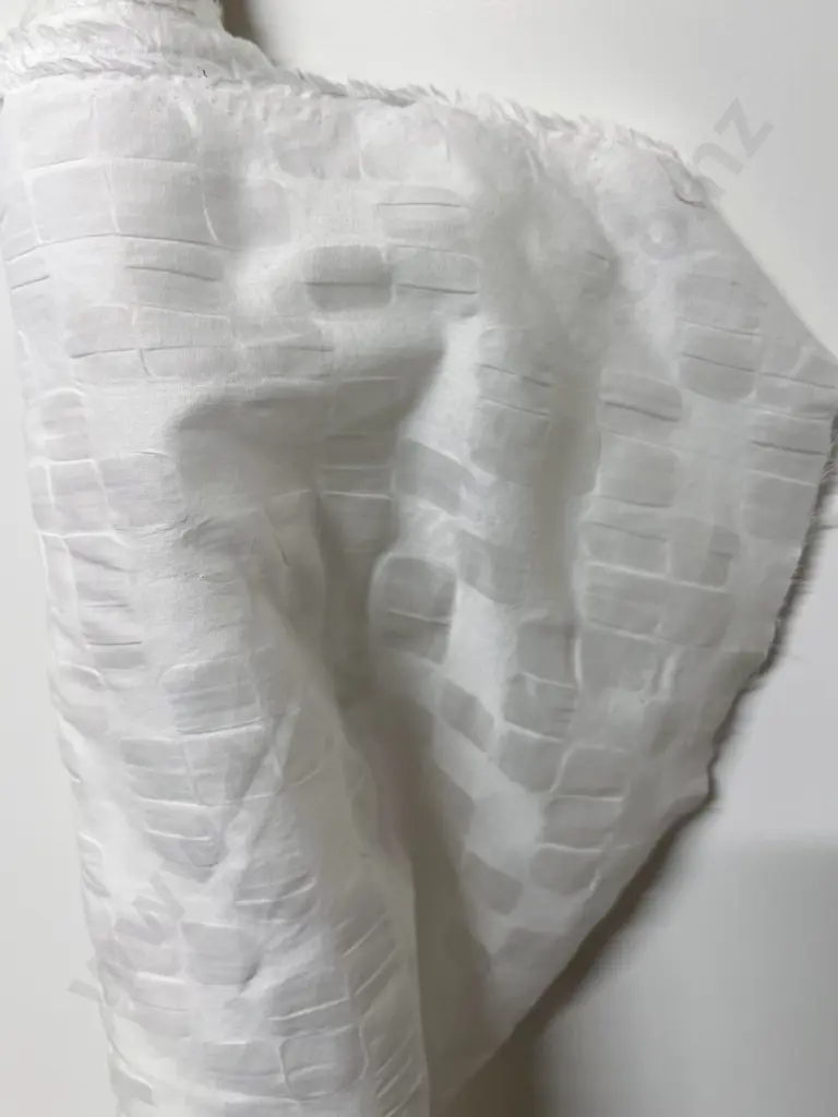 Part Roll White Patterned Cotton Image 1++