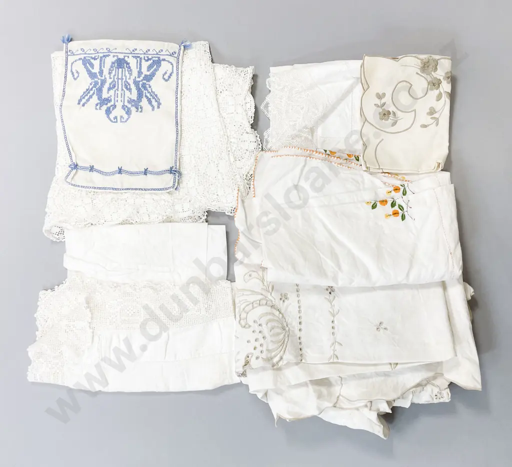 Collection Vintage Table Linens Image 1++