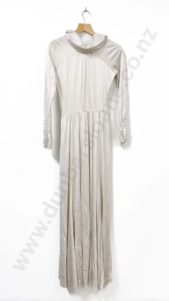 Vintage Cream Satin Simple Design Wedding Gown Image 1++