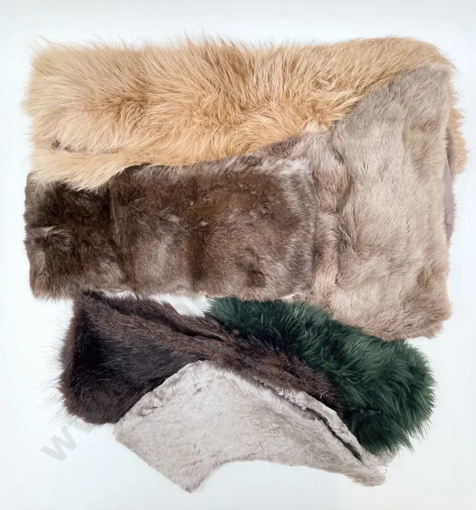 Universal Fur Co Ltd NZ Labelled Fur Shoulder Wrap and Fox Collar Image 1++