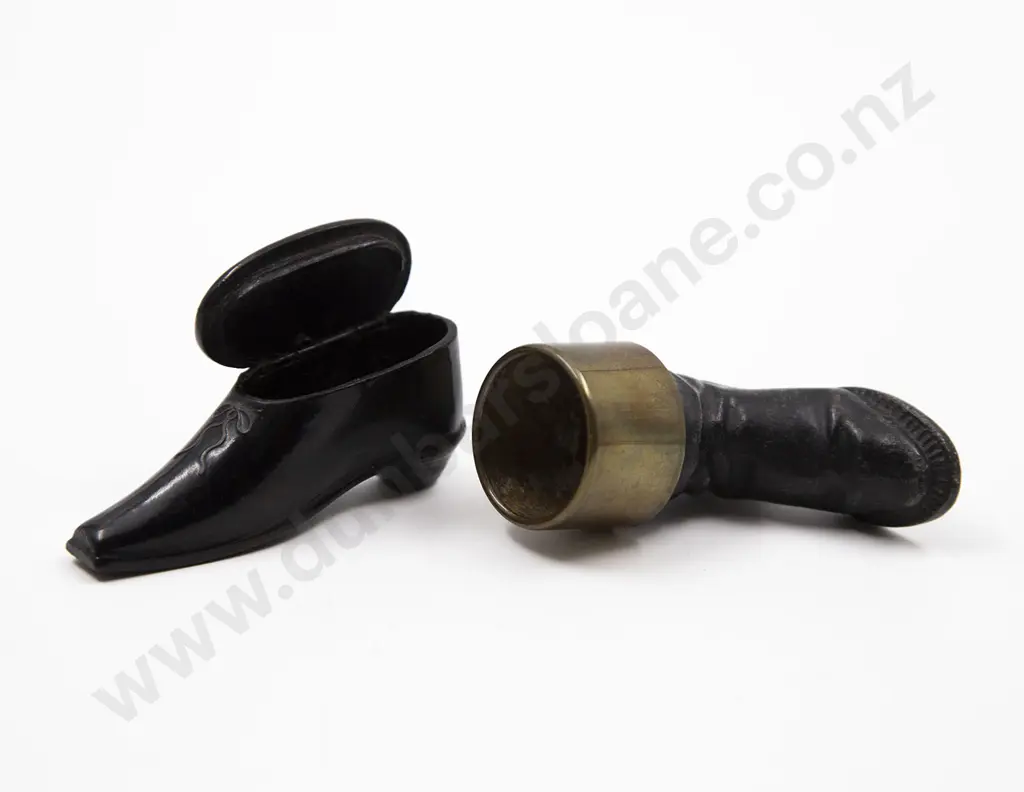 Two Desk Vesta Holders Image 1++