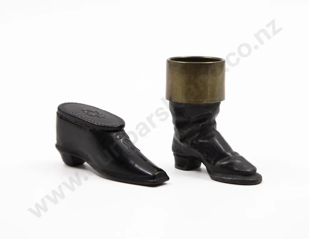 Two Desk Vesta Holders Image 1++