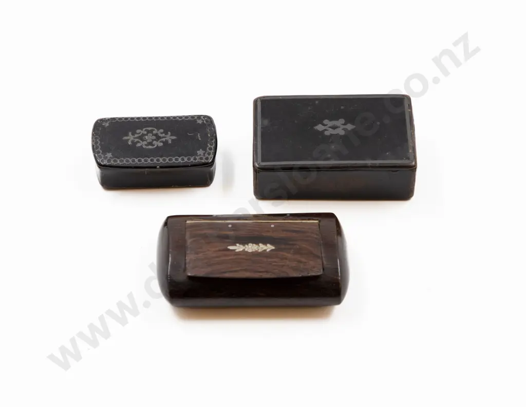 Three Victorian Snuff Boxes Image 1++