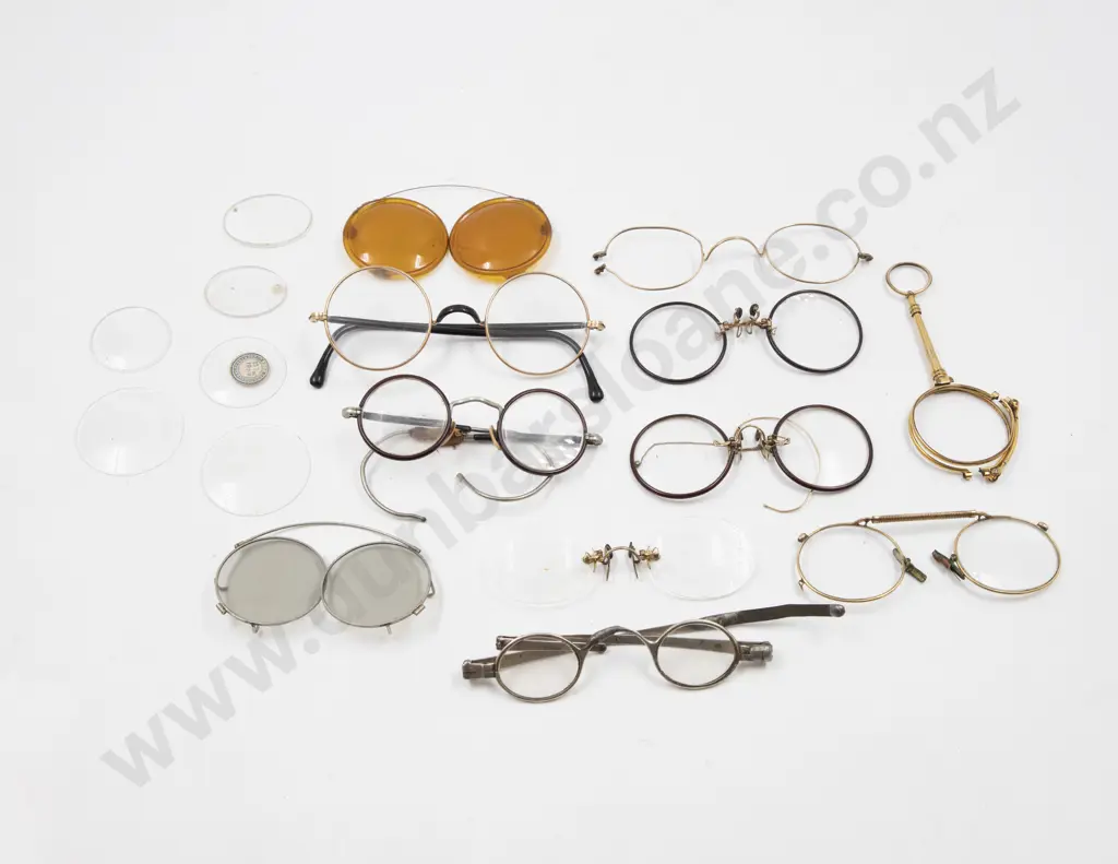 Collection Antique Spectacles suitable for parts and repair Image 1++