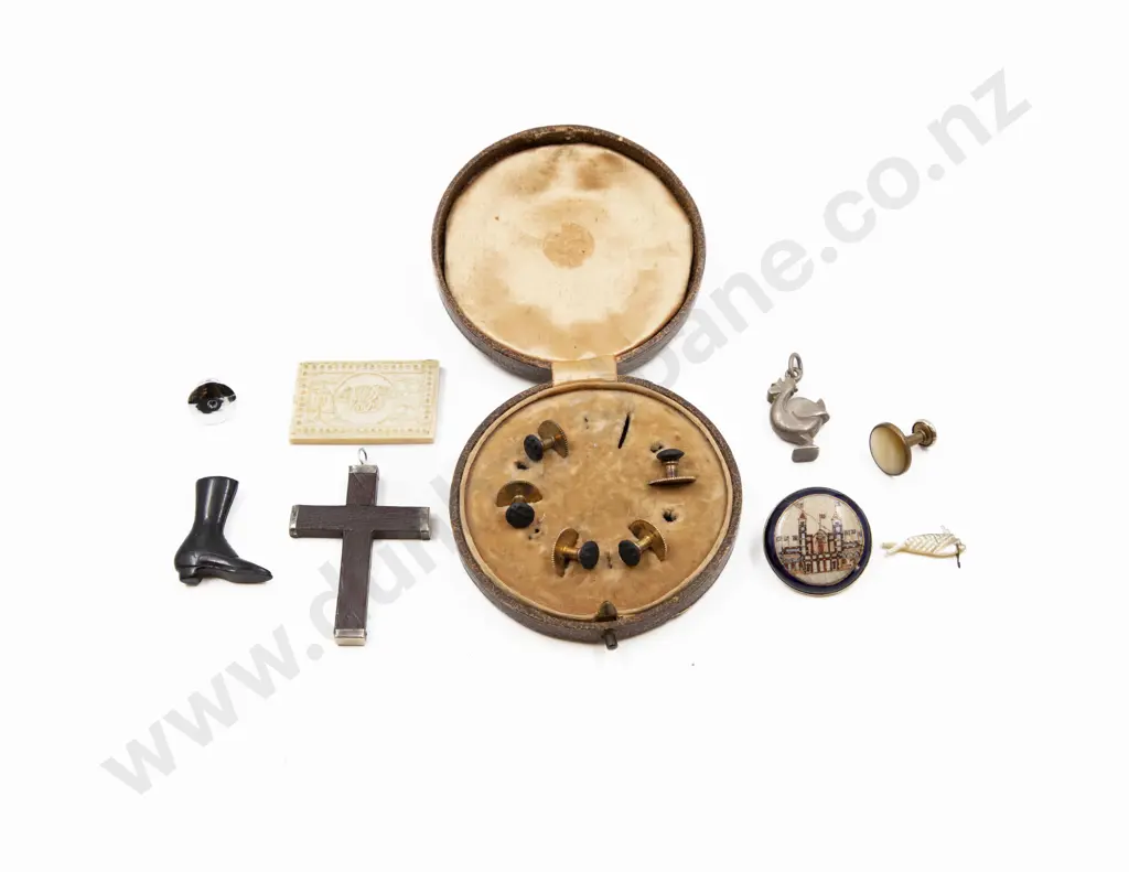 Various Jewellery Pieces Image 1++