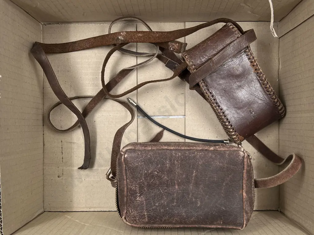 Four Vintage Box and Folding Cameras & Movie Camera Image 1++