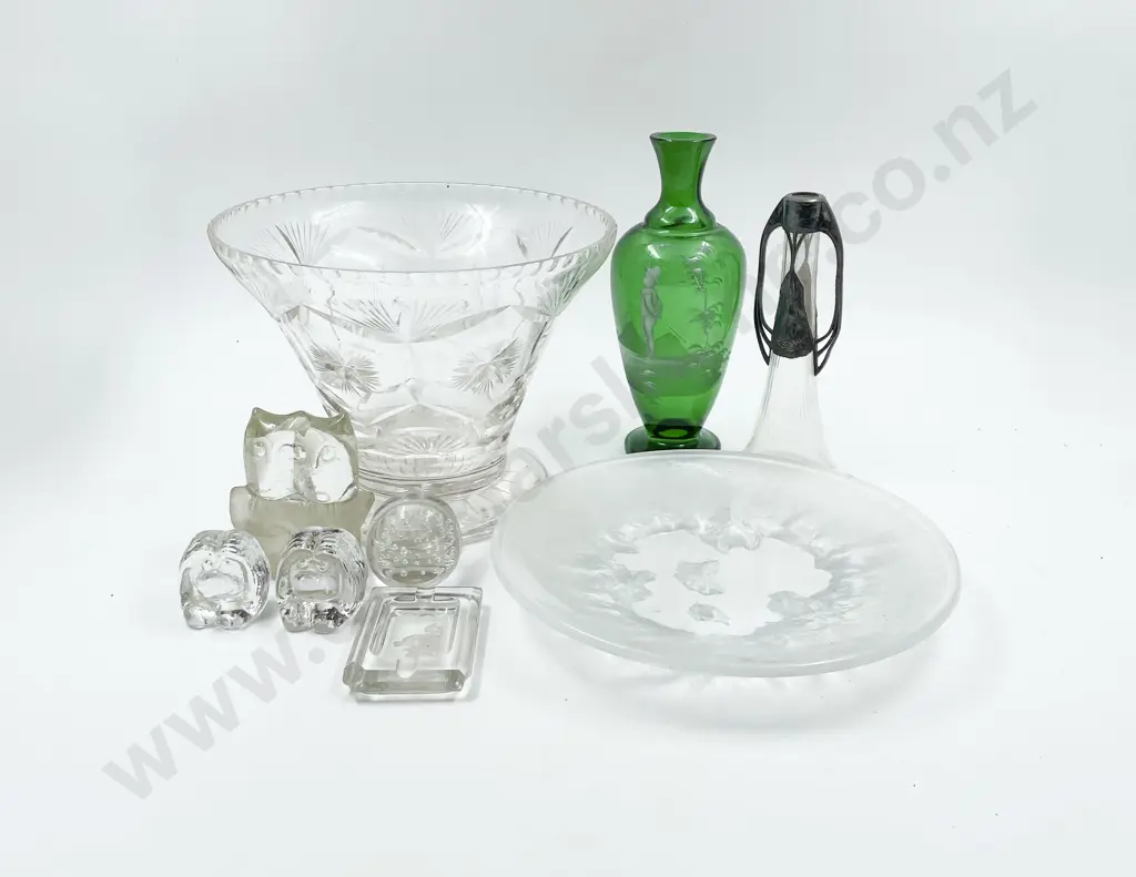Collection of Various Glassware Image 1++