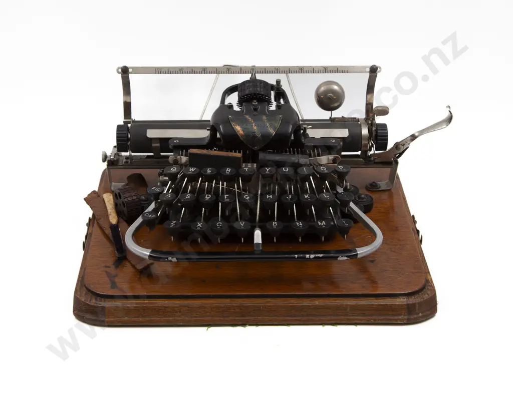 Blickensderfer New Zealand Typewriter Co. No. 7 Image 1++