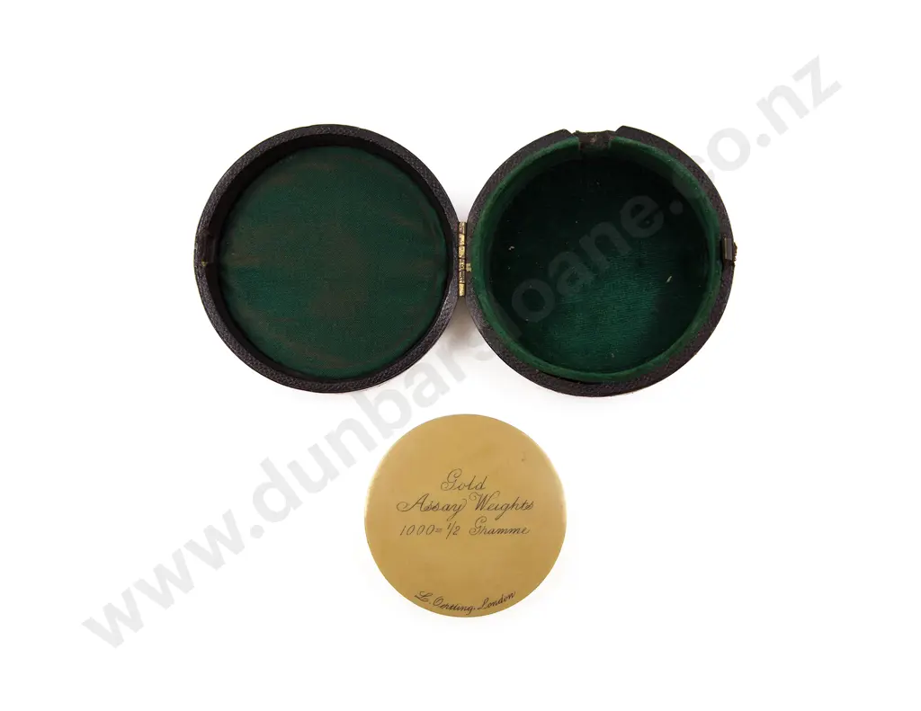 Casein Container of Gold Assay Weights 1000 = 1/2 Gramme Image 1++
