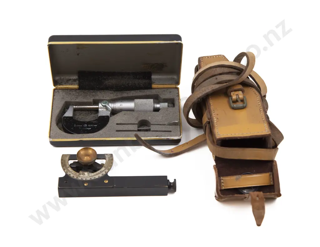 Leather Cased Level & Measuring Instrument Image 1++