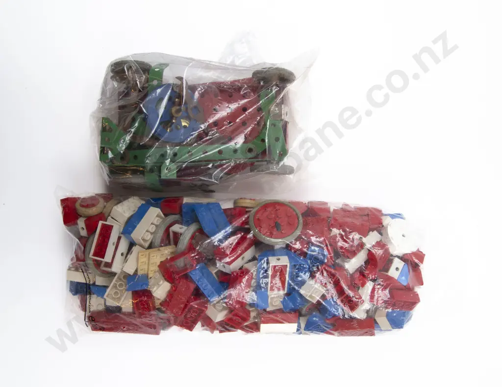 Small Collection of Lego & Meccano Image 1++