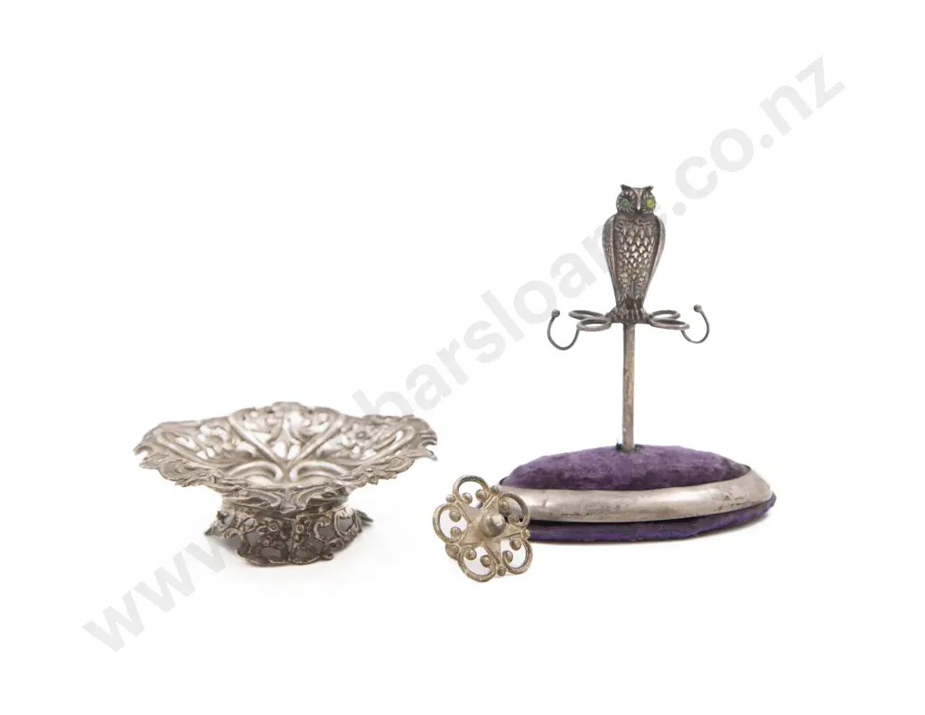 S/S Hat Pin Holder Chester 1906 Image 1++