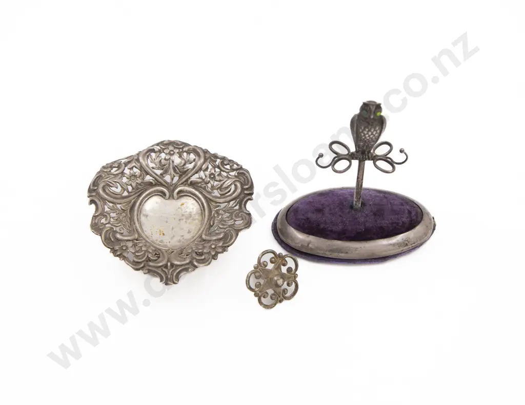 S/S Hat Pin Holder Chester 1906 Image 1++