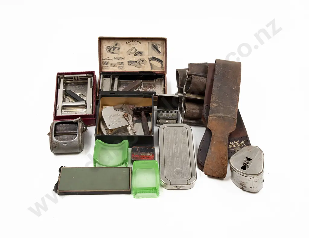 Collection Vintage Shaving Gear Image 1++
