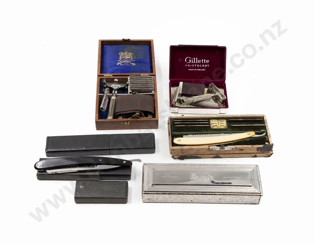 Collection Vintage Shaving Gear Image 1++