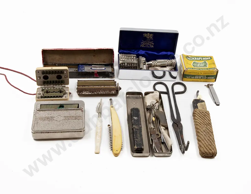 Collection Vintage Shaving Gear Image 1++