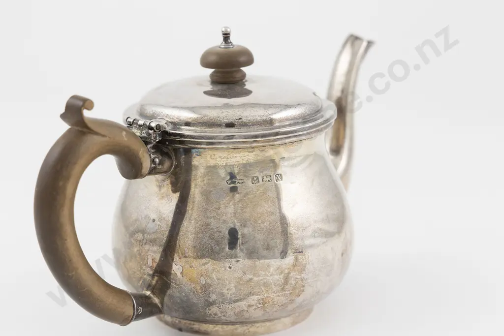 Geo V S/S Batchelors Teapot Image 1++