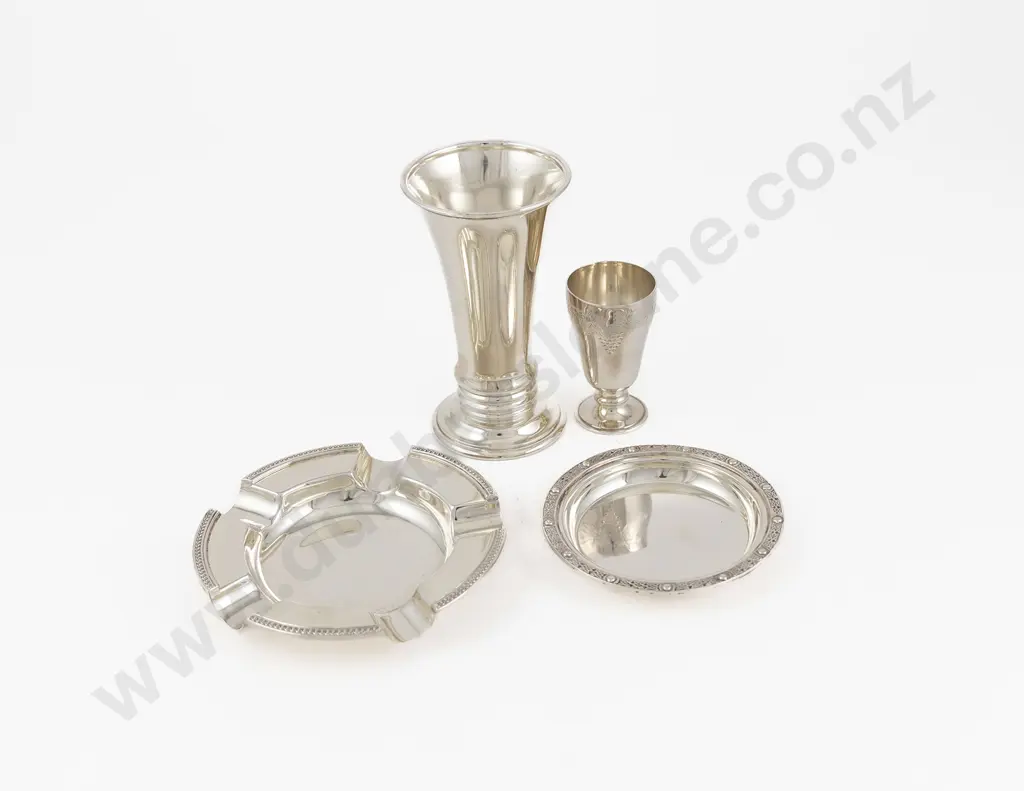 S/S Beaker Vase Image 1++