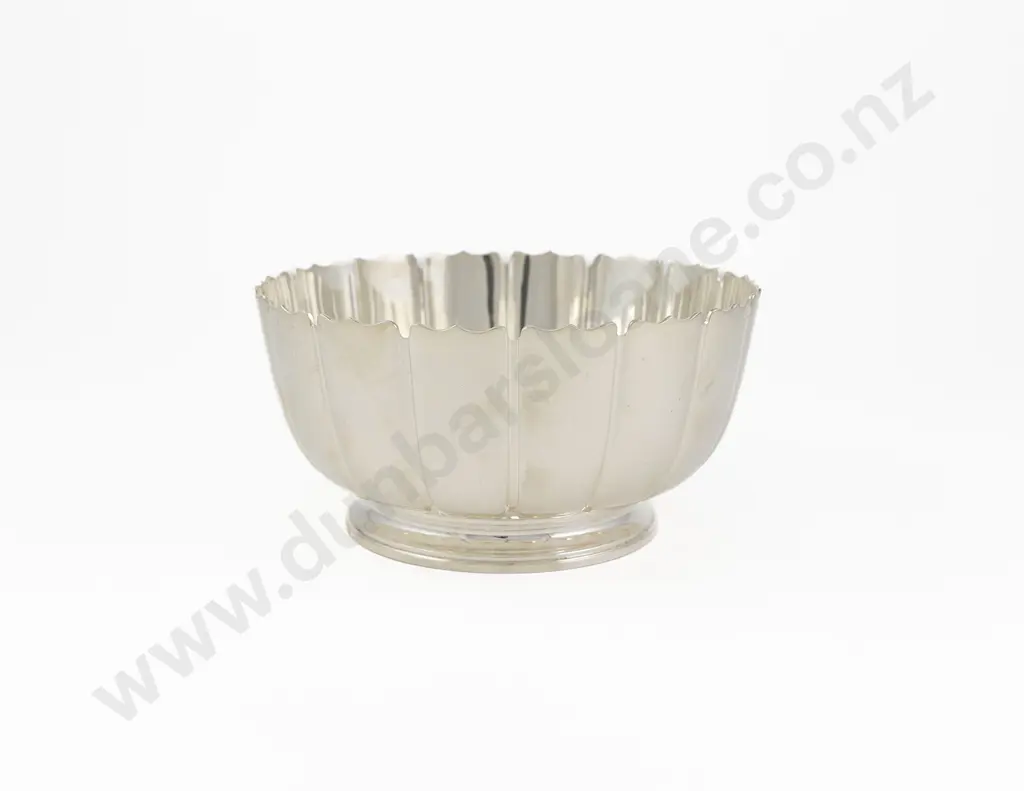 QEII S/S Fruit Bowl By William Comyns & Sons Ltd Image 1++